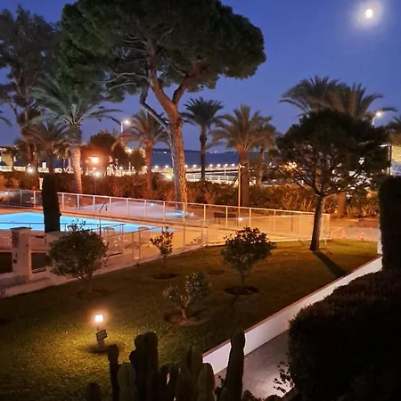 Апартаменты Ocean View Royal Palm *